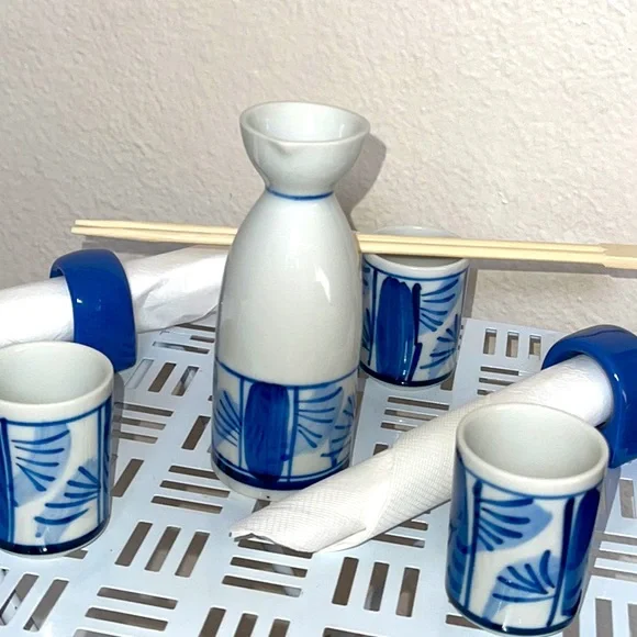 Sake set for 3 HOST PICK 🎉 - Picture 2 of 6